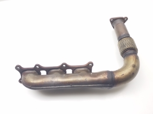  Exhaust manifold 