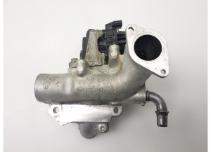 Mercedes Benz A-Class 176 (2012–2018) Ventil Abgasrückführung H8201411538 - 3