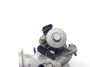 Mercedes Benz A-Class 176 (2012–2018) Ventil Abgasrückführung H8201411538 - 4
