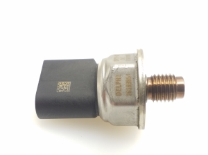 Mercedes Benz B-Class 246 (2011–2017) Fuel rail pressure sensor 28389851 - 3