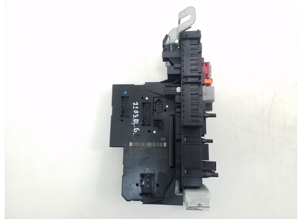 MERCEDES-BENZ E-Class W212/S212/C207/A207 (2009-2016) Fuse box A2129000122,A2129005201,A2129001606 21004095