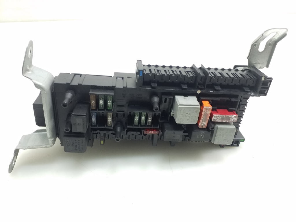 MERCEDES-BENZ E-Class W212/S212/C207/A207 (2009-2016) Fuse box A2129000122,A2129005201,A2129001606 21004095