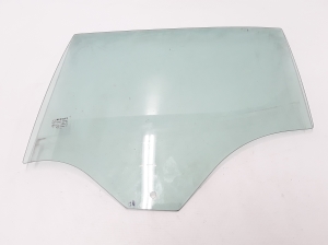 Tagumise külgukse klaas - 823011776R