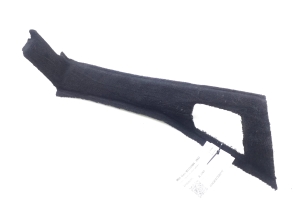  Interior trim of the rear strut 