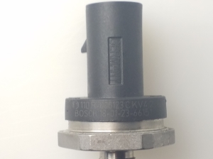  High pressure fuel line sensor 