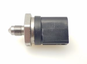  High pressure fuel line sensor 