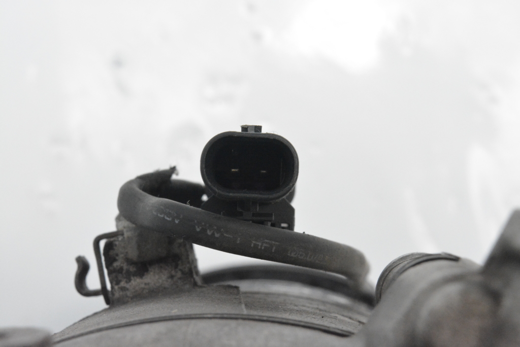 Used Opel Astra Air conditioner compressor 401351739