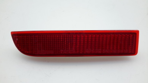 Rear bumper reflector