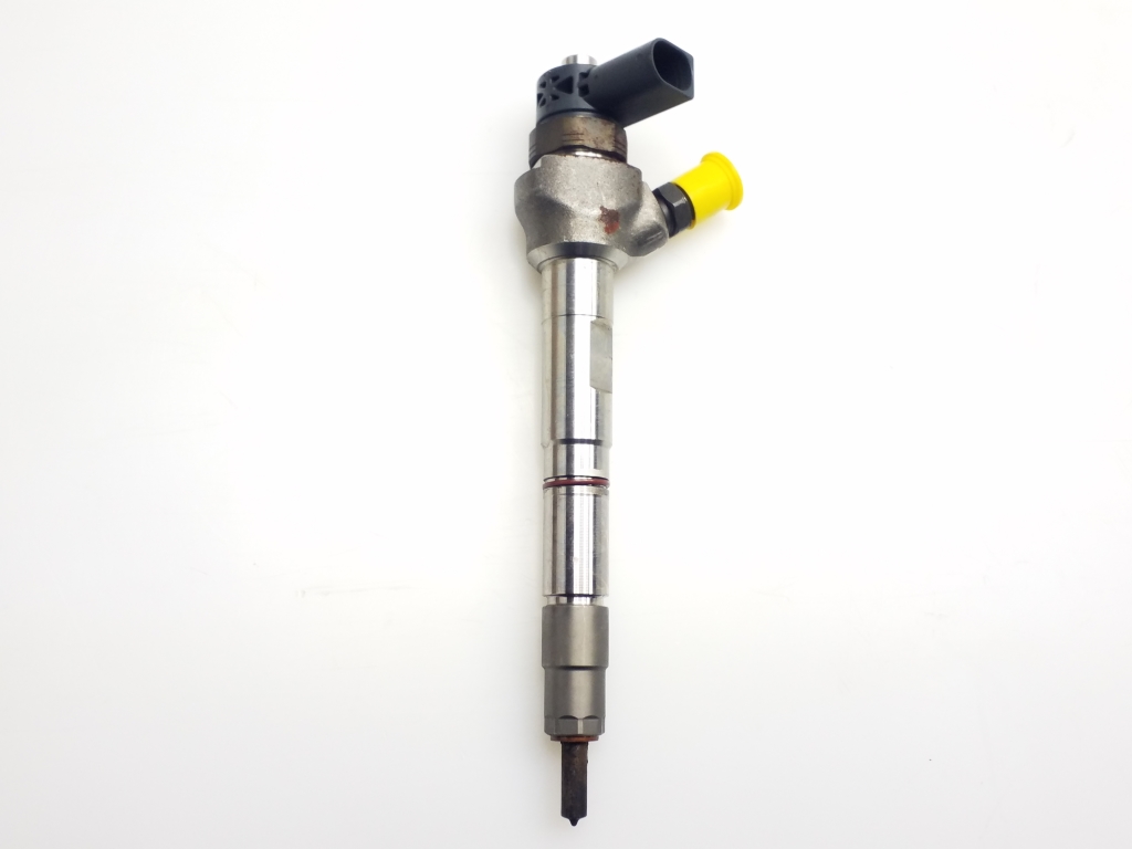 Used AUDI A4 Fuel injector 04L130277AE