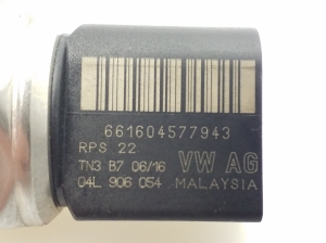 AUDI A4 B9 (2015–2026) Fuel rail pressure sensor 04L906054 - 2