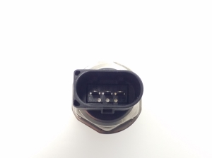 AUDI A4 B9 (2015–2026) Fuel rail pressure sensor 04L906054 - 3