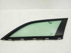   Glass rear wing fort 