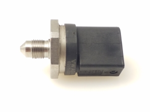  High pressure fuel line sensor 