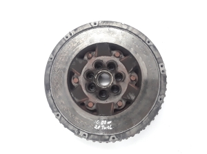  Clutch flywheel 