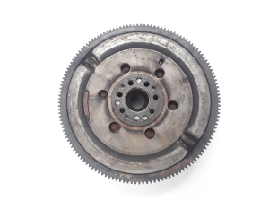  Clutch flywheel 