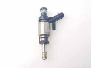  Fuel injector 