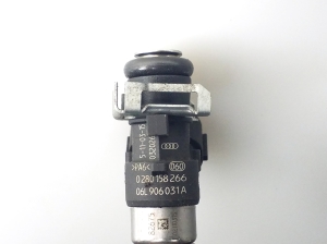AUDI Q3 8U (2011–2018) Injektor Einspritzdüse 06L906031A - 2
