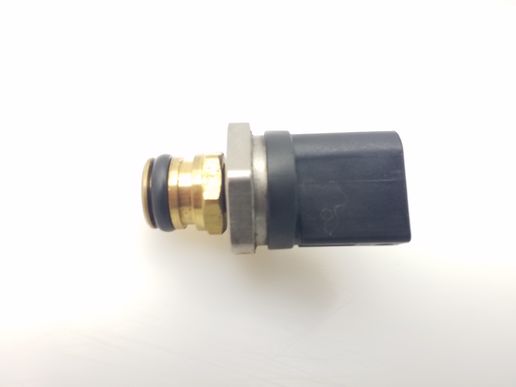 Used AUDI Q3 High pressure fuel line sensor 06H906051G