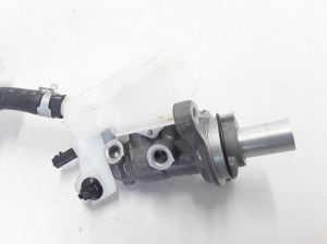 RENAULT Koleos (2016–2026) Brake master cylinder 460111299R - 2