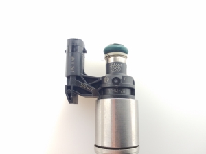  Fuel injector 