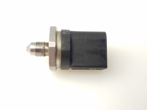  High pressure fuel line sensor 