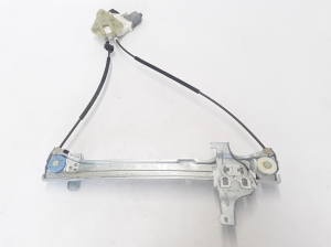 RENAULT Latitude (2010–2017) Aizmugurējo durvju logu pacēlājs 827210009R - 3