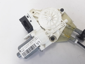 RENAULT Latitude (2010–2017) Aizmugurējo durvju logu pacēlājs 827210009R - 5