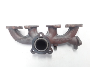  Exhaust manifold 