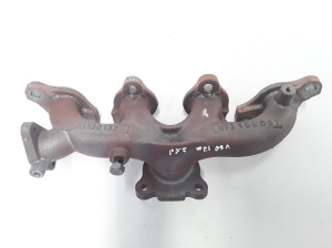  Exhaust manifold 