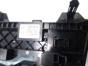 TOYOTA PRIUS Plius V W40 (2011–2018) Heater control panel 5590047171 - 3