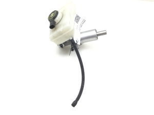  Master cylinder 