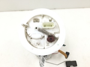 AUDI A4 B8 (2007–2016) Kütusepump paagis 8K0919051 - 4
