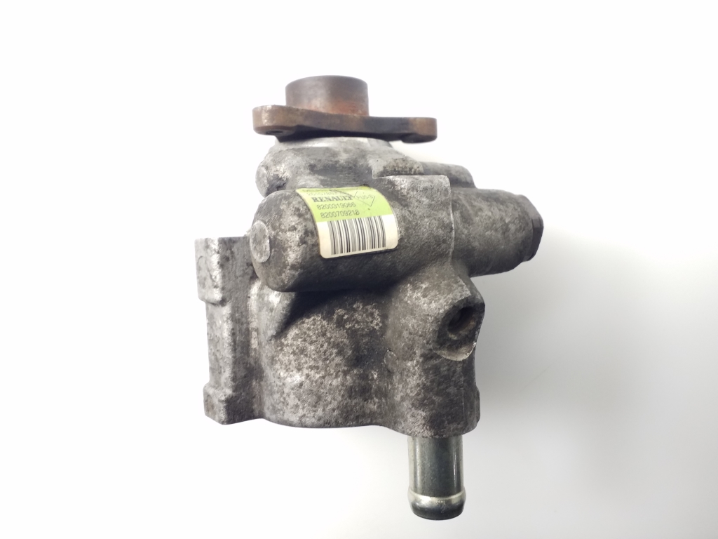 Used Opel Vivaro Power steering pump 8200319066