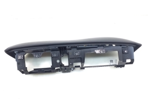 Mercedes Benz S-Class 221 (2005–2013) Salona paneļa cita detaļa - 2
