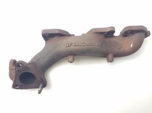  Exhaust manifold 