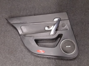 Garnissage des portes latérales arrière - 829A13069R