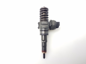  Fuel injector 