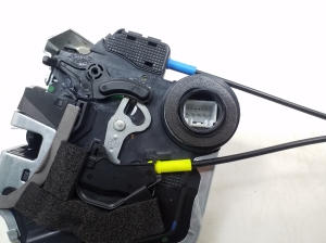 TOYOTA CHR (2016–2026) Rear side door lock 69050F4020 - 3