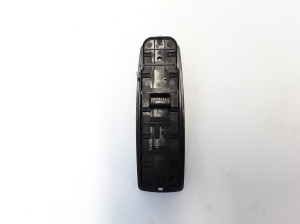 RENAULT Megane III (2008–2016) Esiukse klaaslüliti 809610007R - 2