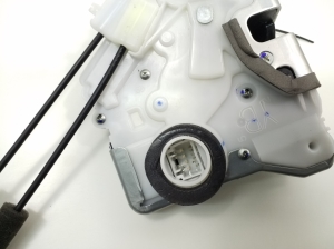 TOYOTA PRIUS Prime (2016–2022) Front door lock 6920547070 - 3