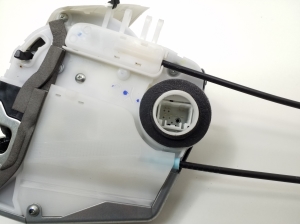 TOYOTA PRIUS Prime (2016–2022) Rear side door lock 6905052210 - 3