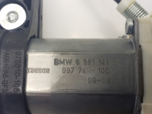 BMW 5 SERIES E60 (2003–2010) Front door window regulator and its parts - 5