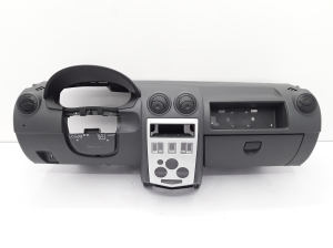 Dashboard and its parts - 8200213820