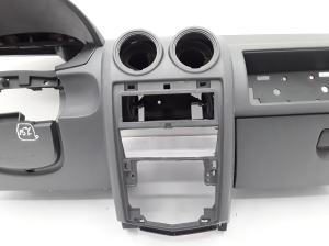 Dacia Logan I (2004–2012) Dashboard and its parts 8200213820 - 3