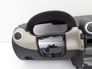 Dacia Sandero (2008–2012) Dashboard and its parts 8200739435 - 3
