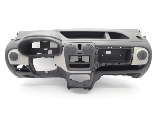 Dashboard and its parts - 681007582R