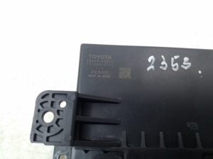 TOYOTA PRIUS Plius V W40 (2011–2018) Relee 8865047413 - 4