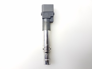 Volkswagen Touareg I (2002–2010) Ignition coil 022905715B - 2