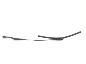  Windshield wiper blade 