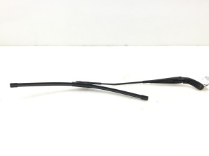  Windshield wiper blade 